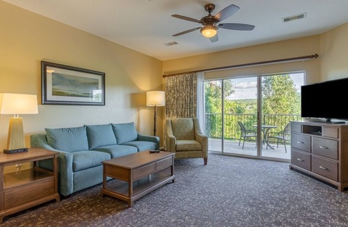Table Rock Condo | Branson | Lakeside Resort Retreat | Pools, Golf & Attractions