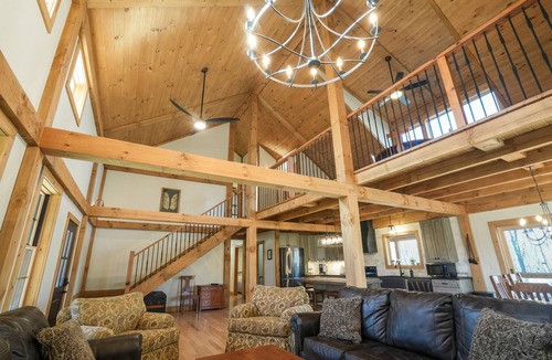 South Bloomingville Cabin | Brawny Woods | Hocking Hills, Hot Tub, Fireplace