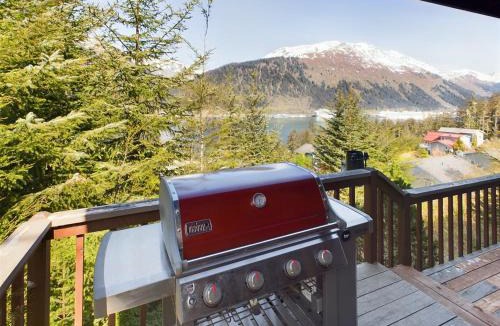 West Juneau House | Breathtaking Ocean, Mountain & Juneau Views