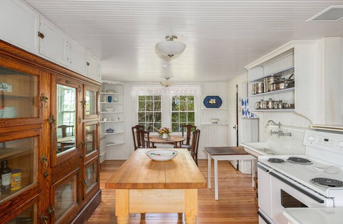 Harpswell Cottage | Breathtaking Oceanfront Views with Deep-Water Dock and Mooring