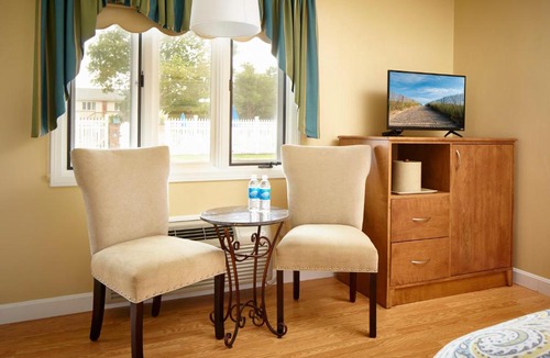 Misquamicut Hotel | Breezeway Boutique Hotel