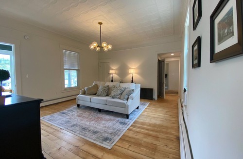 Alton House | Breezy Accommodations at Alton Bay. Walk to Town Beach and New Boat Ramp