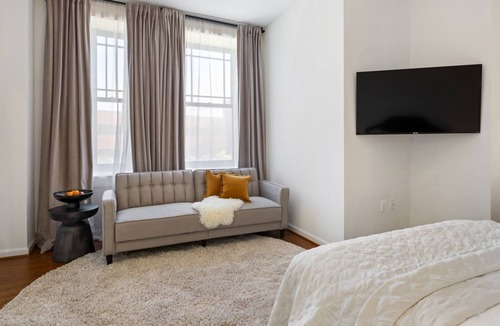 Downtown Baltimore Hotel | Brexton Hotel - Charming Studio in Mt. Vernon