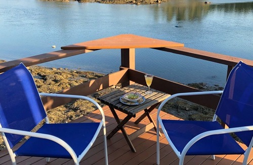 Vinalhaven House | Bridgeside Inn on peaceful Vinalhaven Island, Maine