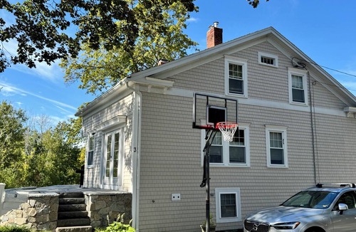 York Harbor House | Bright 3BR Coastal Home Fire Pit, Outdoor Shower, EV Charger Near York Harbor