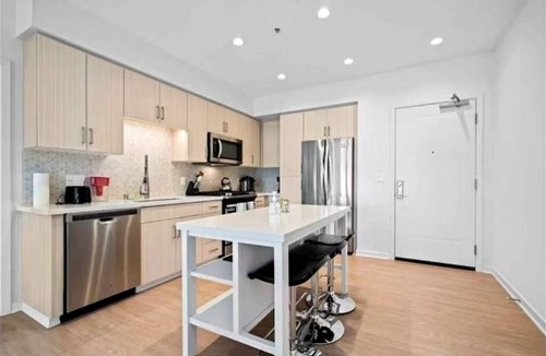 Irvine Apartment | Bright Luxury 2BR Retreat with Pool in Irvine
