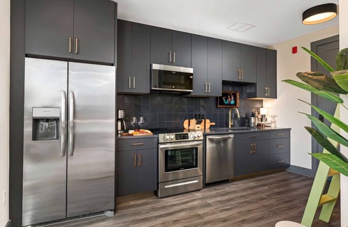 Rolling Mill Hill Apartment | Bright Side - Penthouse Rooftop Deck - Downtown Views