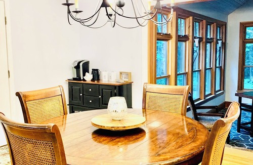 Grantham House | Bright & Spacious Eastman Cape-6 min. walk to Eastman Golf Links & Forbes Tavern