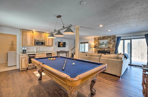 Chestnut Springs House | Bright Wintergreen Resort Home; Deck & Grill!