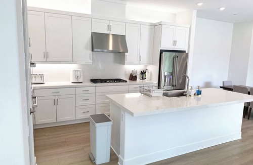 Irvine House | Brilliant 5-bedroom house in vibrant Irvine with High End Amenities and Parks