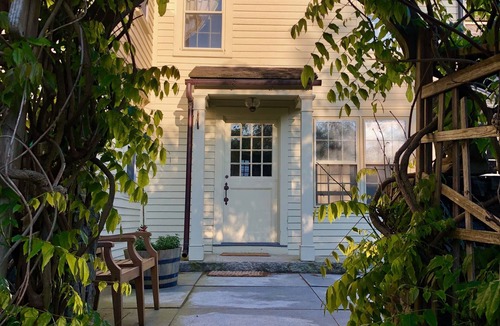 Litchfield Historic District House | Bring the family, work from home in this Historic 5 Bdrm house in Litchfield