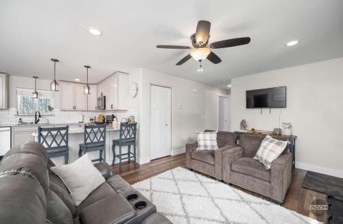 Big Lake House | Bring Your Snow Machine - Minutes from Big Lake