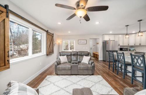 Big Lake House | Bring Your Snow Machine - Minutes from Big Lake