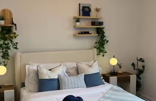 McLean Bed & Breakfast | Broad 519 Design | Elegance | Movies in bed | Galleria Mall
