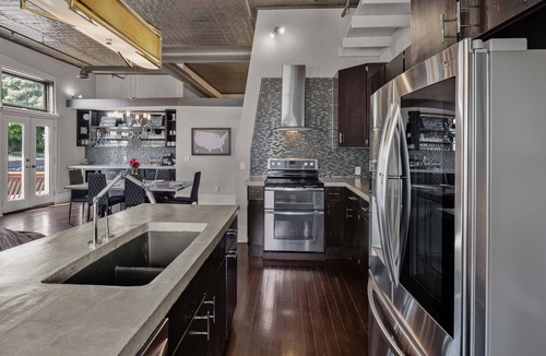 Siloam Springs Apartment | Broadway Luxe Loft