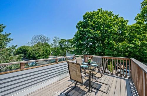Rockport Apartment | Broadway