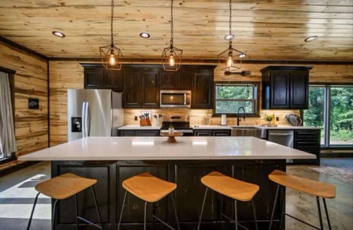 Pickens Cabin | Broken Bow Luxury Cabin, Hot Tub, Ping Pong, Game Room