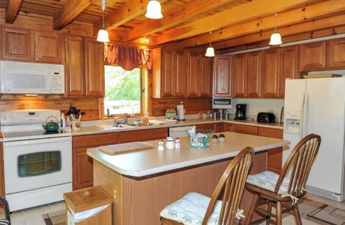 Old Timberline Cabin | Broqvarn is a wonderful all season home! Great Rates! Close to Lodge & Trails!