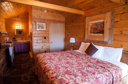 Panguitch Hotel | Bryce GatewayInn Cabins