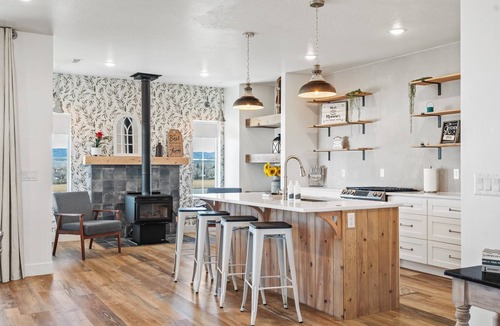 Panguitch Hotel | Bryce View Retreat | 30min to Bryce Canyon | Mtn Views