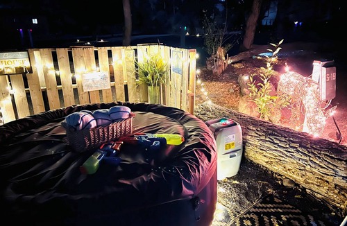 Sevier Cabin | Bryce, Zion Canyon Themed Cabin, Complimentary Breakfast, Hot Tubs, Dogs Welcome