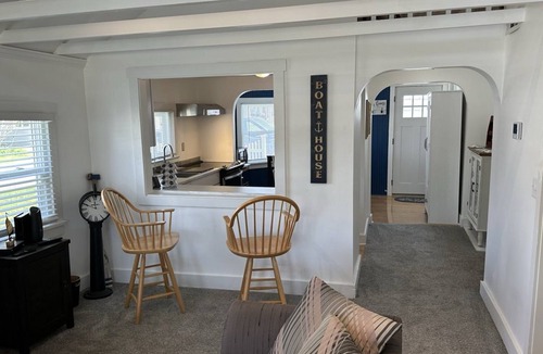 Buckeye Lake House | Buckeye Lake newly renovated cottage.