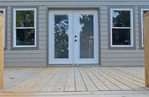 Keslers Cross Lanes Cabin | Buckingham cabin#2 @ the Lake minutes from New River Gorge National Park Hot tub