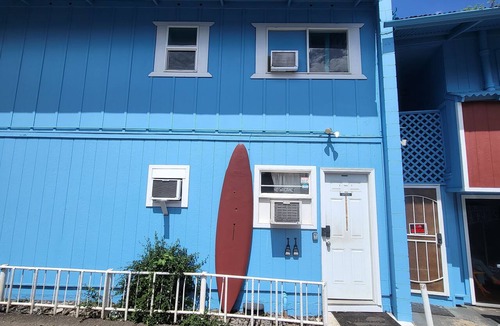 Wailuku Apartment | Budget Downtown Studio-H w/Queen Bed, Micro-Kitchen AC, WIFI & 4 free Streamers