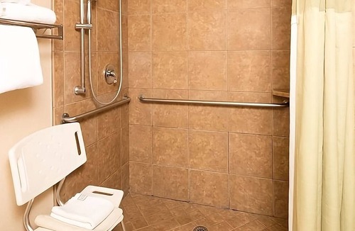 St. George Hotel | Budget-Friendly property! Free Parking, Free Breakfast, Near St George Temple