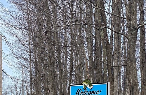 Brimfield Ski Chalet | By the Lake Chalet-Brimfield Winery & Antique Show