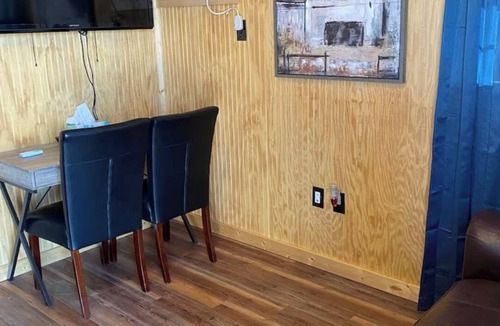 Bridgeport Resort | Cabin 1: Your Secluded Lakeside Escape in Bridgeport, TX