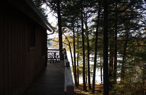 Casco House | Cabin Over the Pond