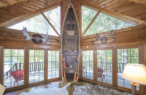 Kuttawa Cabin | Cabin Retreat with private lake and hot tub!