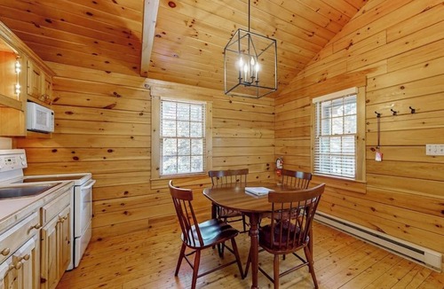 Northport Cabin | Cabin surrounded in nature walks, equipped with kitchen, fireplace, AC