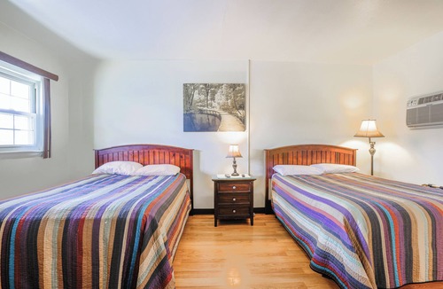 Short Creek Hotel | Cadiz Motel by OYO on route 250