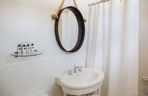 North Sea Hotel | California King Poolside, Daily Breakfast, Minibar