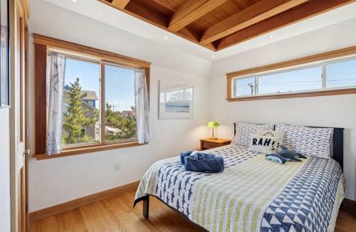 Newbury House | Camp46 Luxury Oceanfront Plum Island Cottage