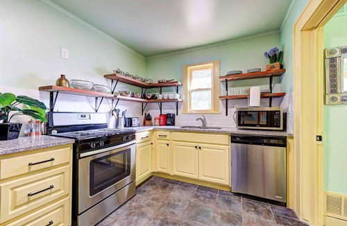 Central Oklahoma City House | Canary Cottage-brighten your stay-central NW OKC
