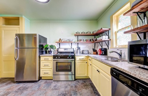 Central Oklahoma City House | Canary Cottage-brighten your stay-central NW OKC
