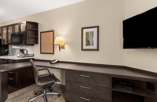 Fairbanks Hotel | Candlewood Suites Fairbanks by IHG