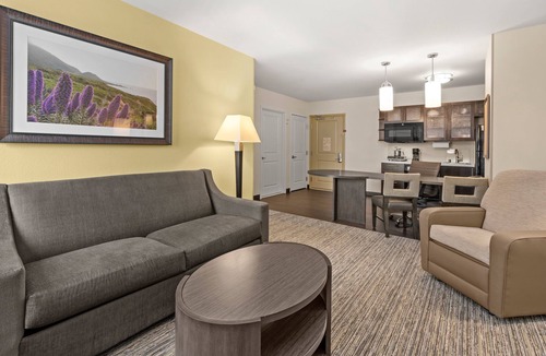 Fairbanks Hotel | Candlewood Suites Fairbanks by IHG