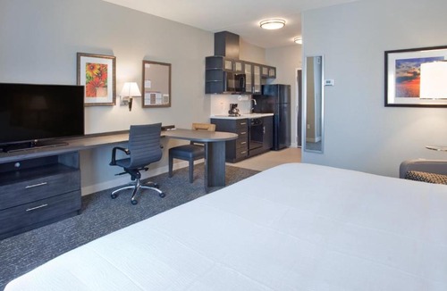 Grand Island Hotel | Candlewood Suites Grand Island by IHG
