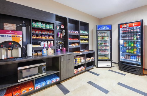 Strabane Hotel | Candlewood Suites Washington North by IHG
