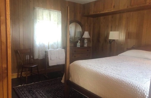 Rowlesburg Hotel | Cannon Hill Inn
