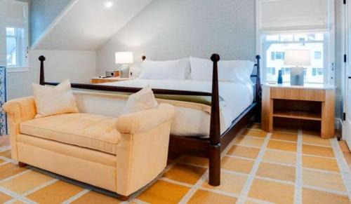 Hampton Bays Hotel | Canoe Place Inn & Cottages