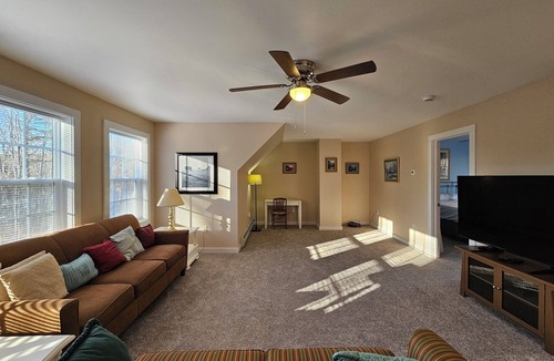 Meadows House | Canterbury, NH!1 bed, 1 bath cozy haven, lakes and mountains & adventures.