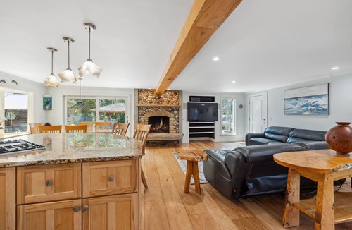 North Eastham House | Cape Cod Oasis *Pool*Outdoor Kitchen*Bar* (2301)