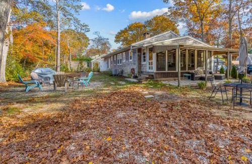 Mashpee House | Cappawack Cottage - Firepit & Private Beach Nearby