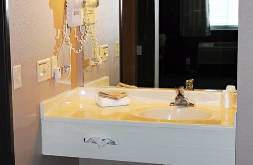 Beatrice Hotel | Capri Inn and Suites of Beatrice
