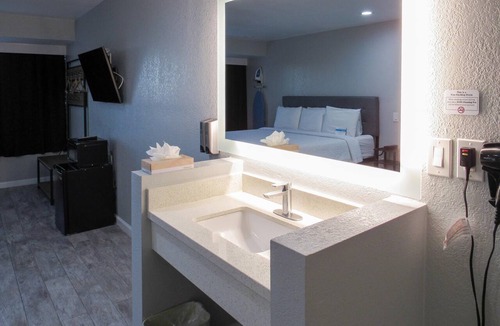 Anaheim Resort Hotel | Capri Suites Anaheim